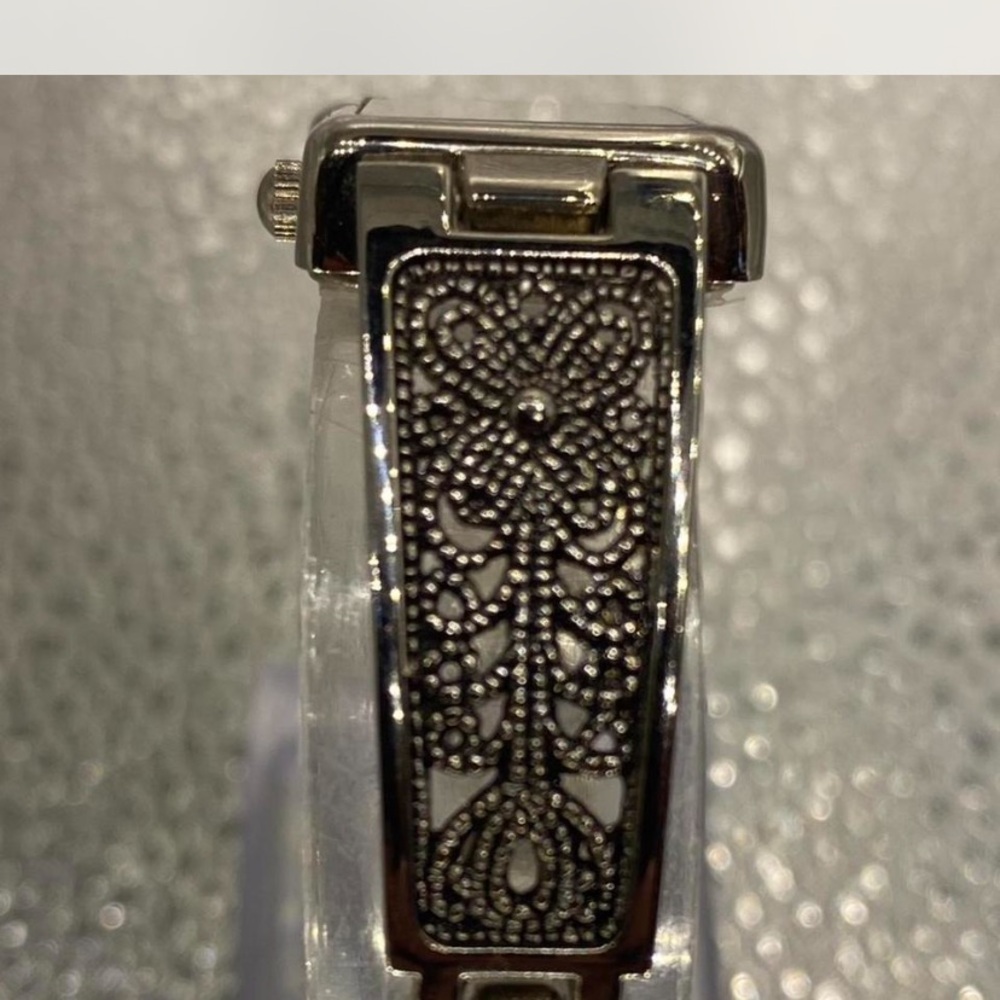 Silver Rectangular Quartz Watch - image 7